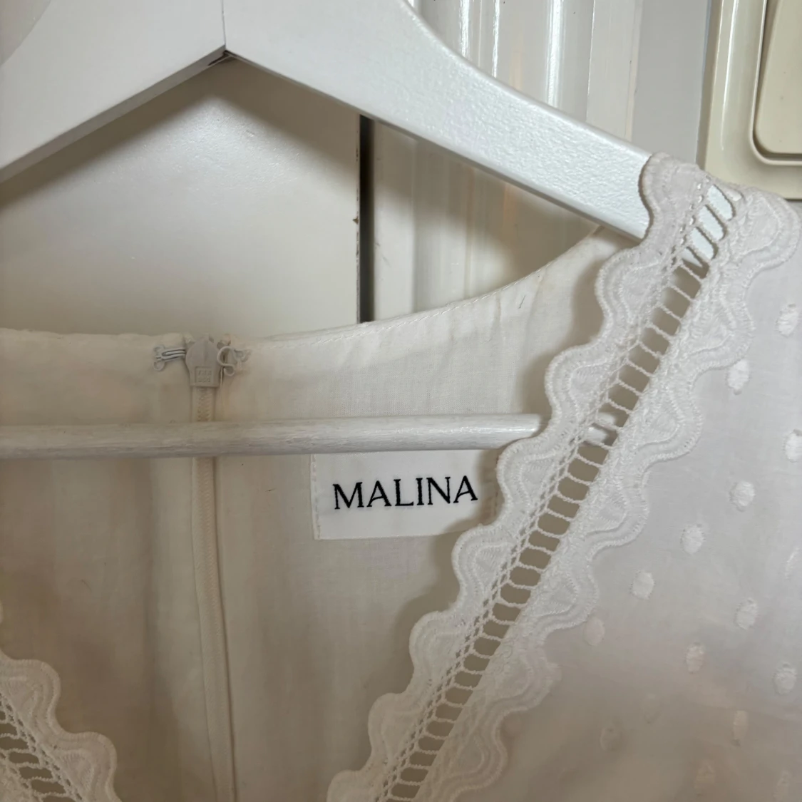 Vit kortklänning från Malina - 1