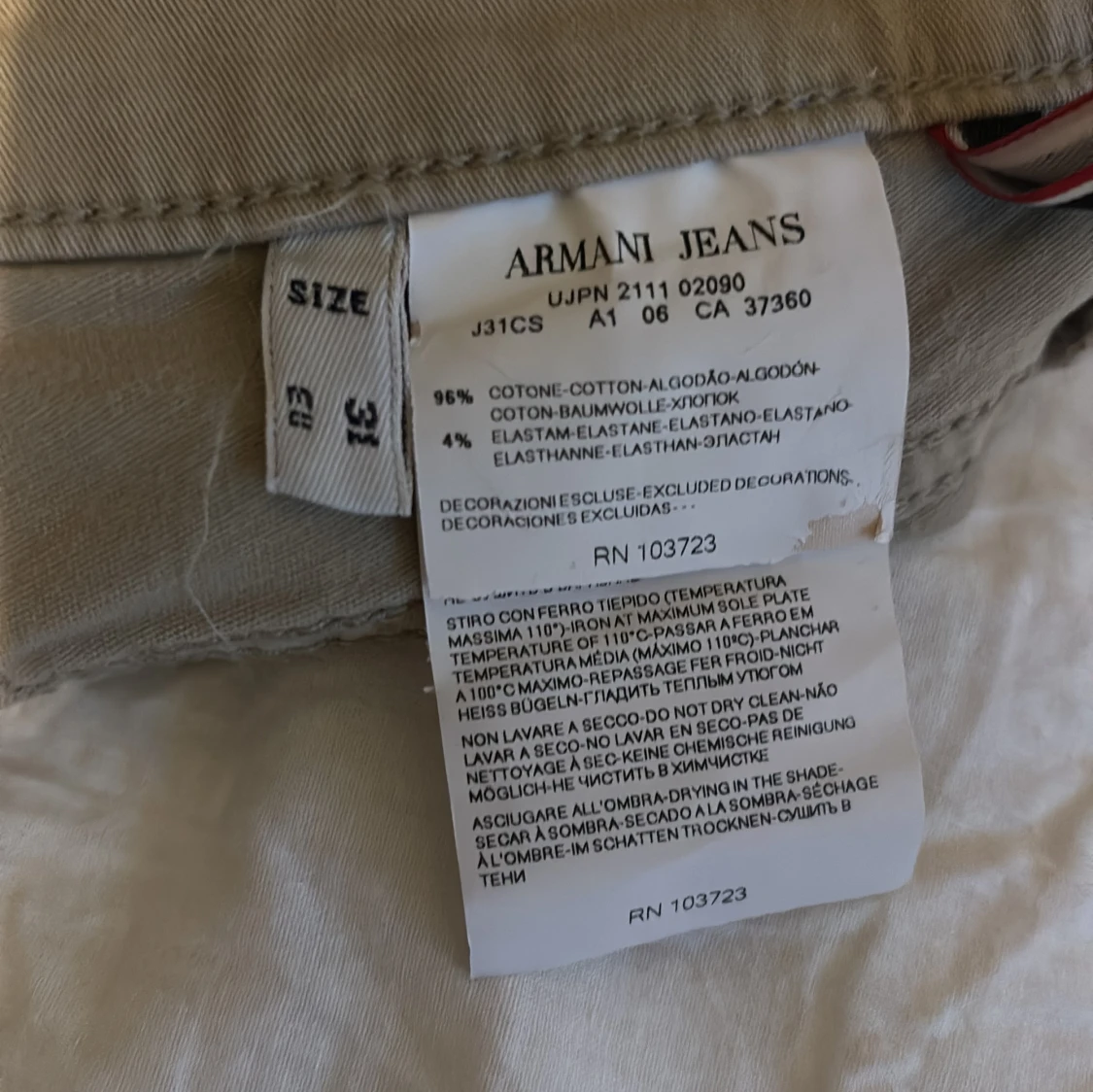 Beige byxor från Armani Jeans - 3
