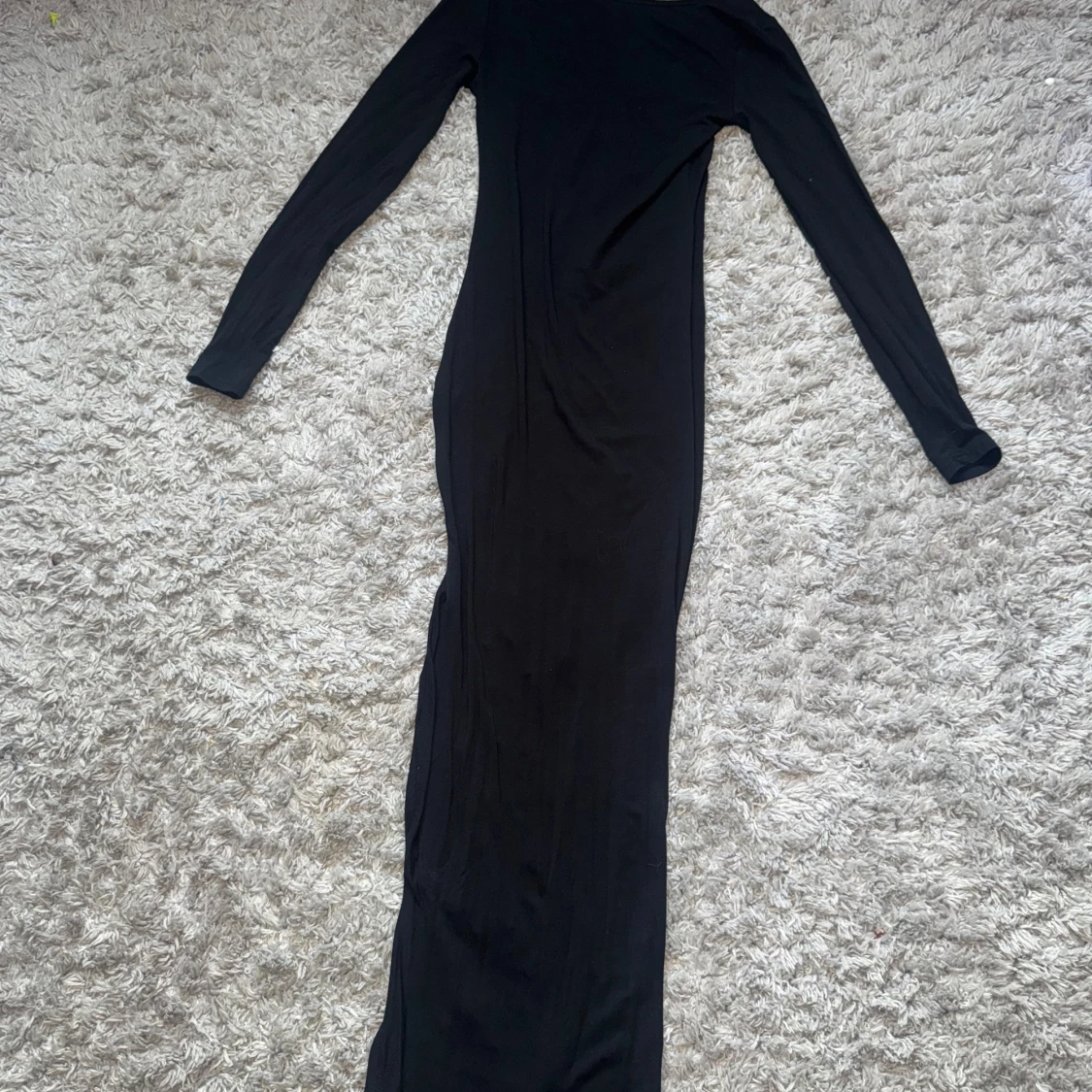 Svart långklänning från SHEIN - 1