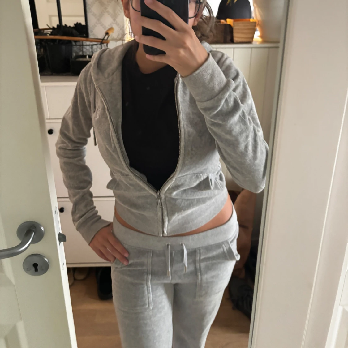 Grå mjukisbyxor med snörning - 1