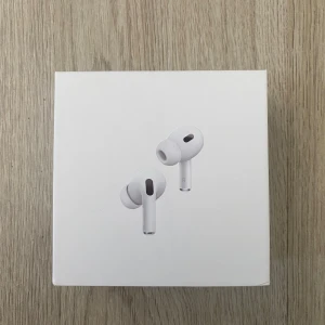 Air, pod PRO generation 2 - 🔹Aktiv brusreducering (ANC) 🔹Transparensläge 🔹Jättebra ljudkvalitet 🔹Levereras med alla tillbehör Skicka gärna prisförslag