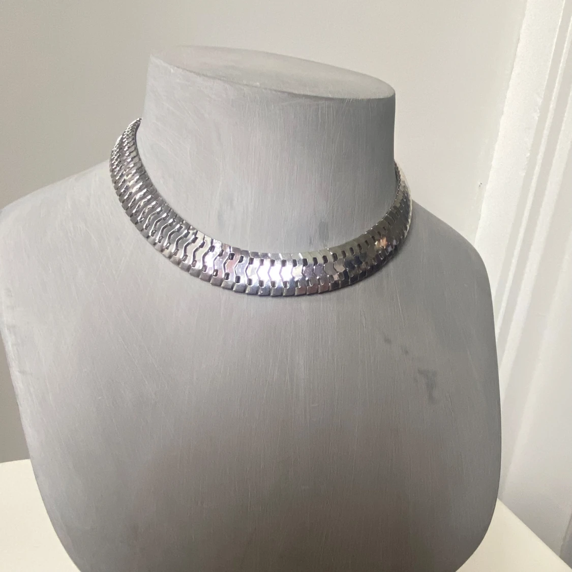 Chunky silverfärgat chokerhalsband - 1