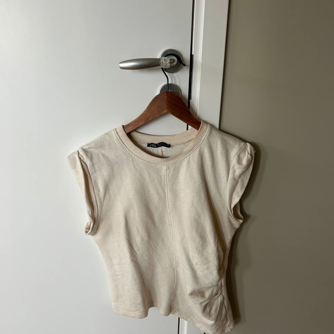 Vit ärmlös topp från Zara - 1