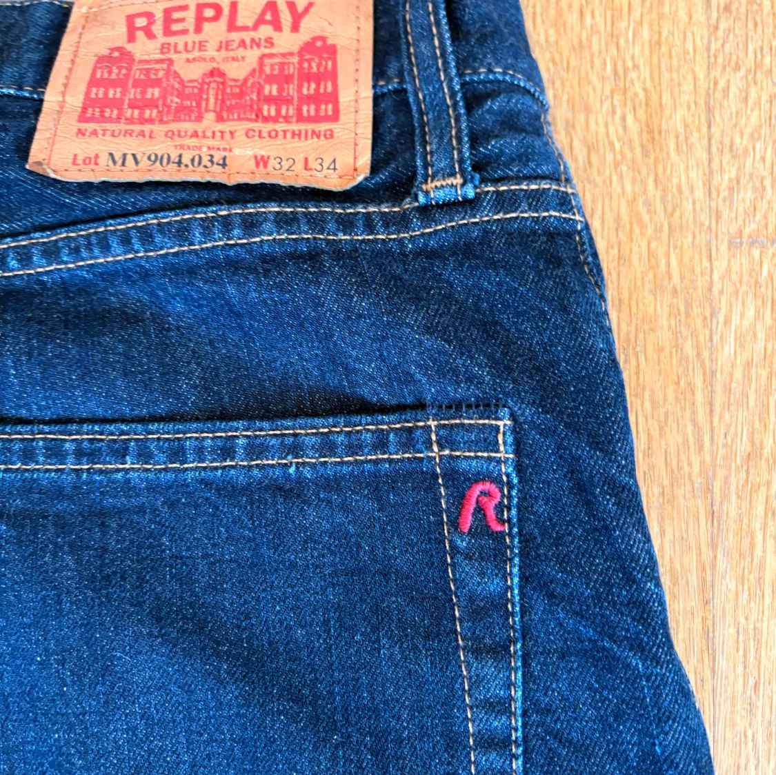 Mörkblå jeansbyxor från Replay - 2