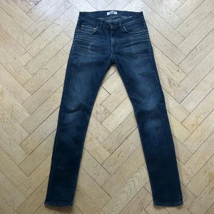 Acne jeans - Simpla stilrena jeans | Skick: Mycket bra skick | Nypris: ca  2000kr | Passform: Slim | Skriv vid ytterligare frågor eller funderingar🤝