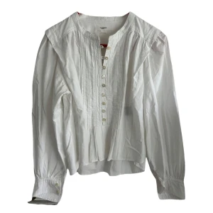 Isabel Marant Etoile blus - Isabel Marant blus/skjorta med knappar, så fin långärmad med snygga detaljer🤍🤍❤️‍🔥🦄