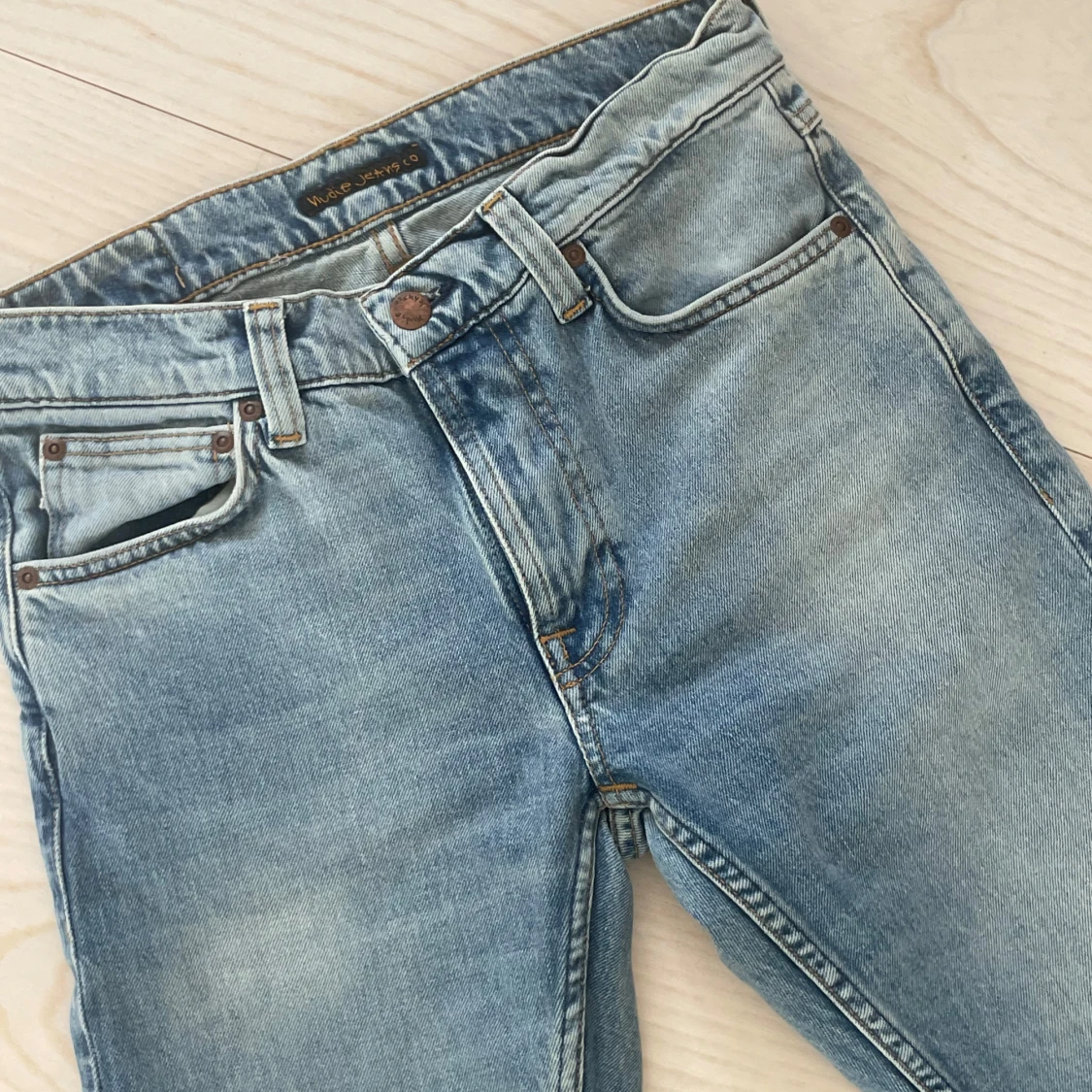 Ljusblå jeans från Nudie Jeans