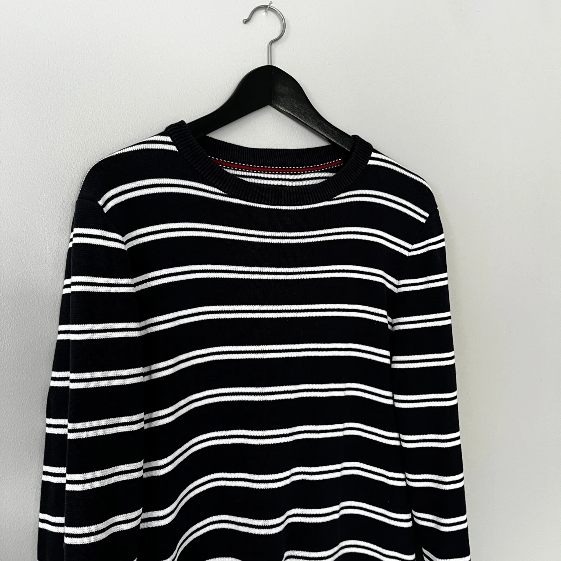 Marinblå randig tröja från SCW