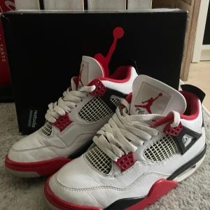 Jordan4 - Priset kan diskuteras bilder kan jag fixa mer av det är bara skriva först‼️