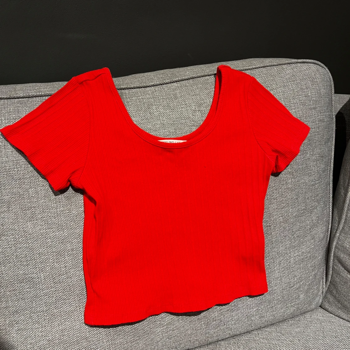 Röd croppad topp från Topfeeling Ladies