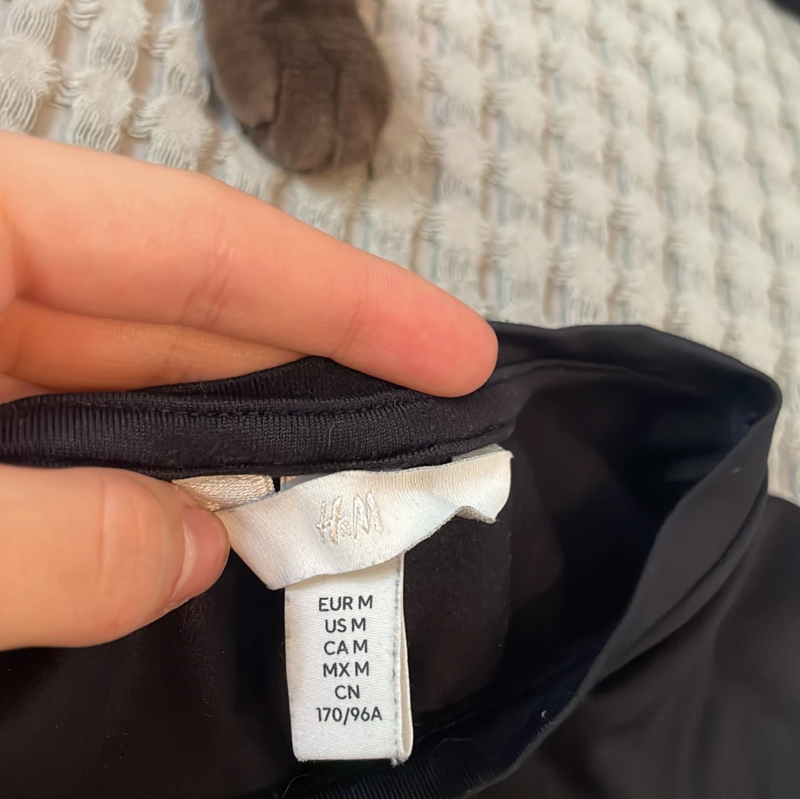 Svart basic t-shirt - 4