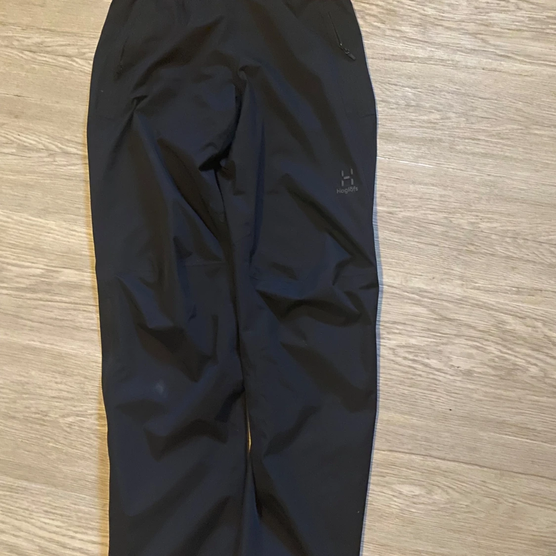 Svarta skalbyxor från Haglöfs - 2