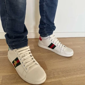 Gucci skor - Säljer dessa as feta Gucci skor som är i 8/10 sick. Jag säljer dom pugrund av att jag vill bli av med dom