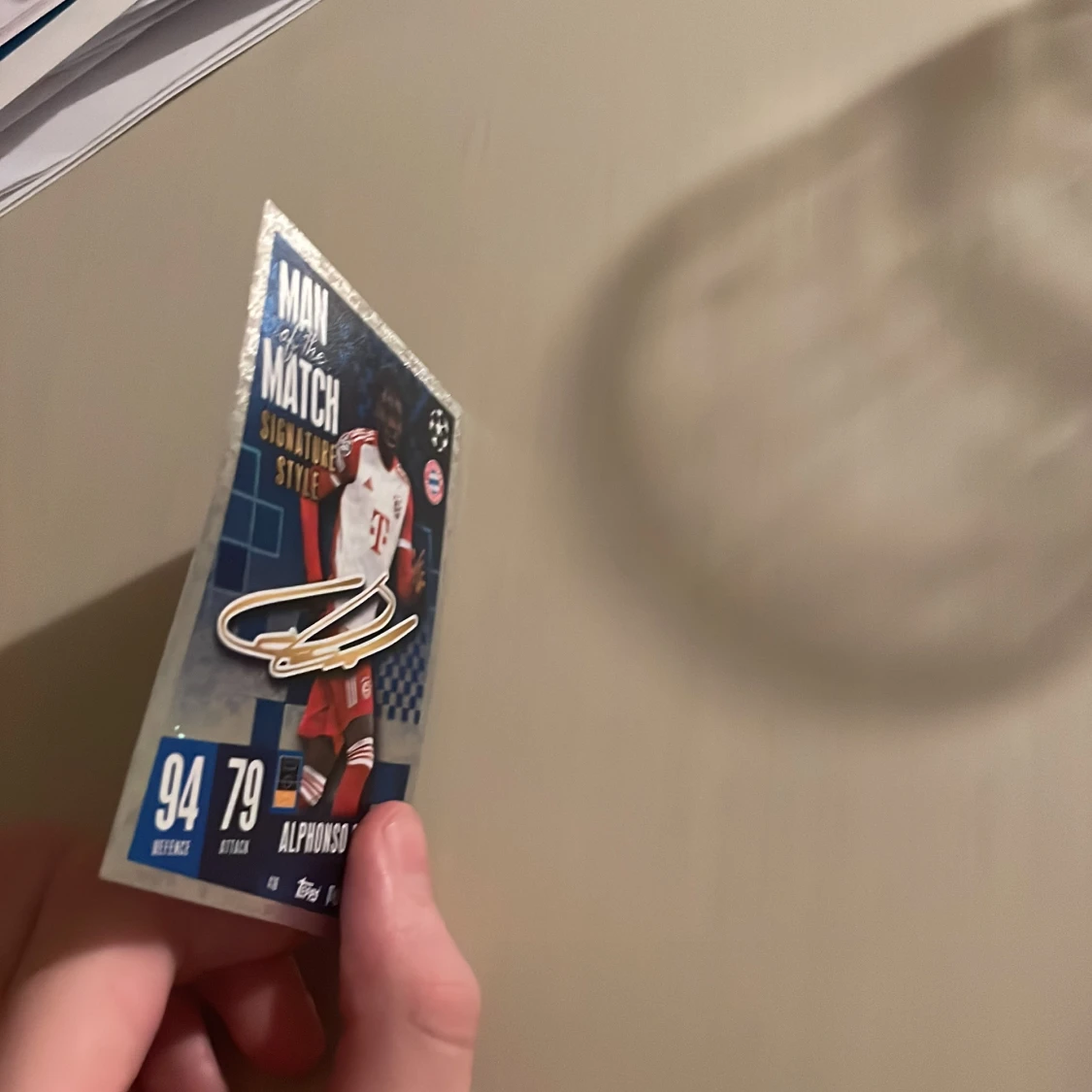 Alphonso Davies kort med signatur motm special ucl - 2