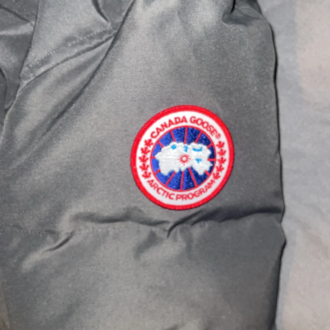 Grå dunjacka från Canada Goose - 2