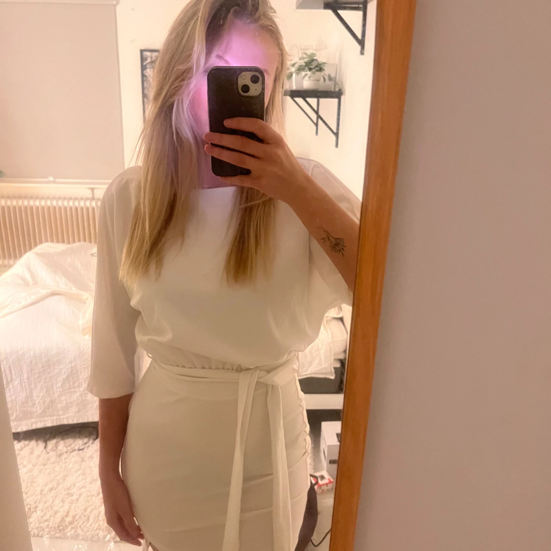 Vit klänning med knyte - 1