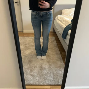 Bootcut ltb jeans  - Snygga ltb jeans, säljer pga att de inte kommer till användning. Lite upptrampade längst ner men inget som märks mycket. Pris kan diskuteras 