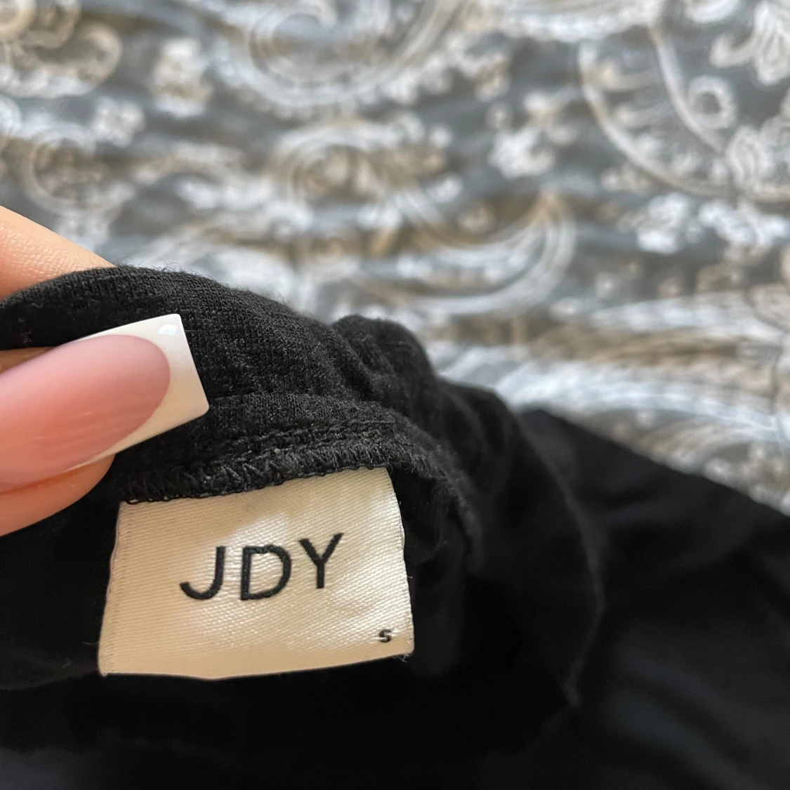 Svart axelbandslös jumpsuit med shorts från JDY - 1