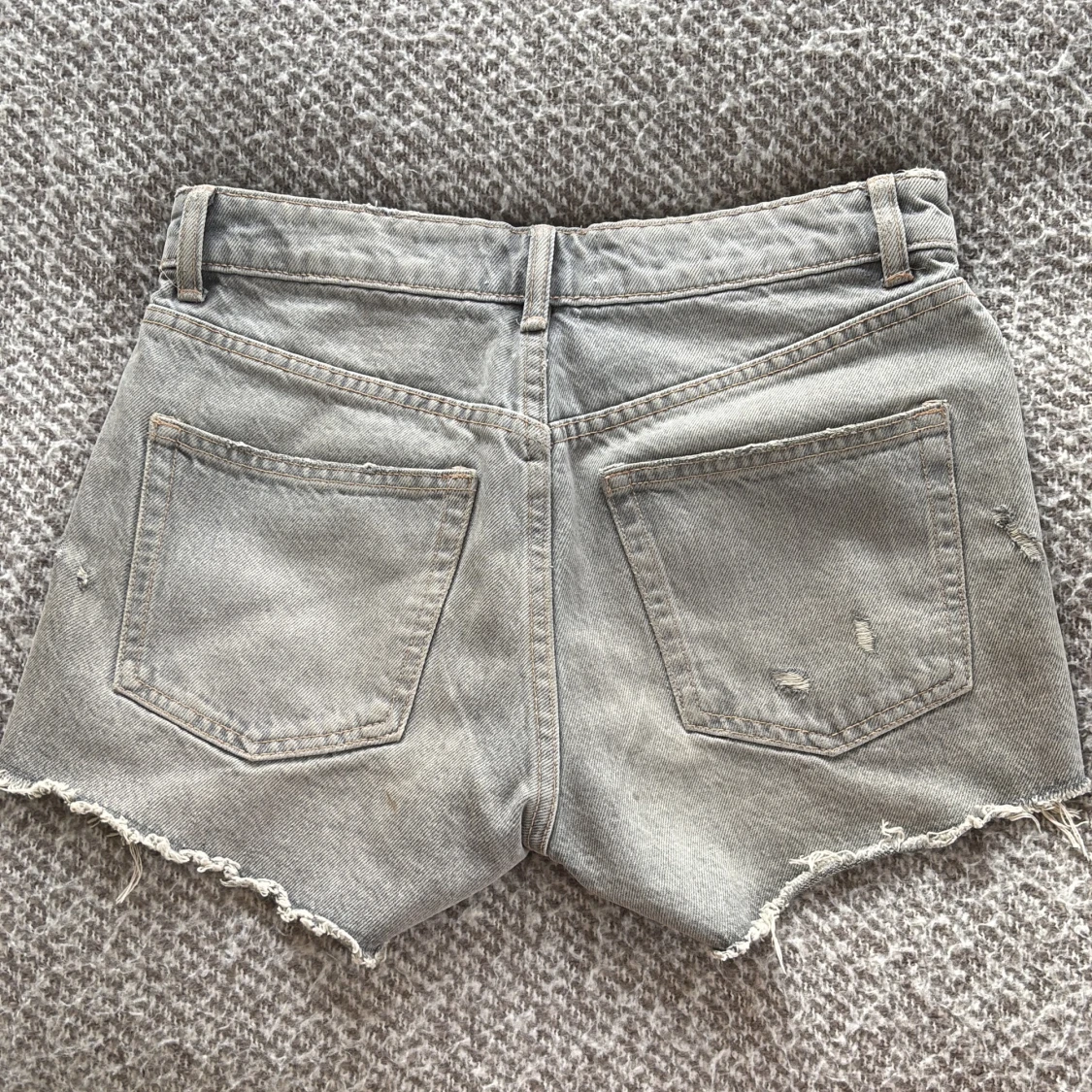 Grå jeansshorts från Zara - 2