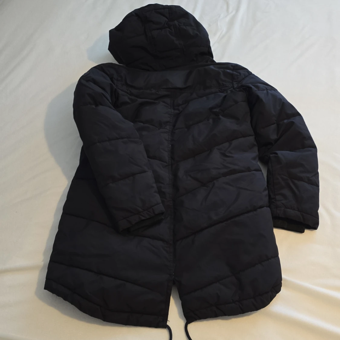 Svart dunjacka från Everest - 4