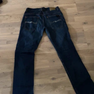 Nudie jeans  - Sköna nudie i bra skick! Storlek 34/34 men sitter som 32/32
