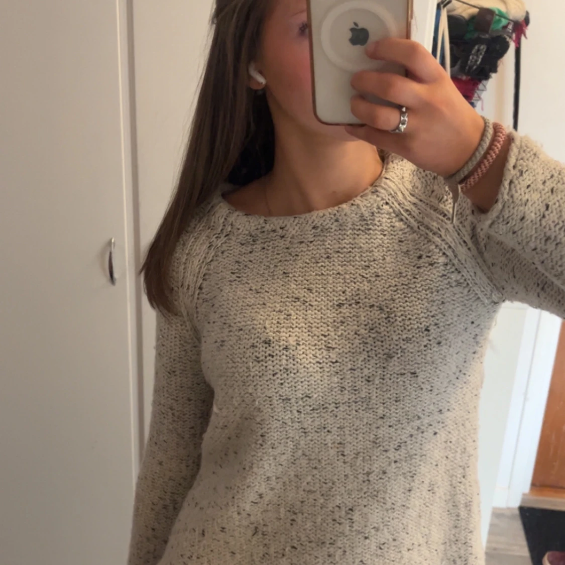 Glittrig stickad tröja