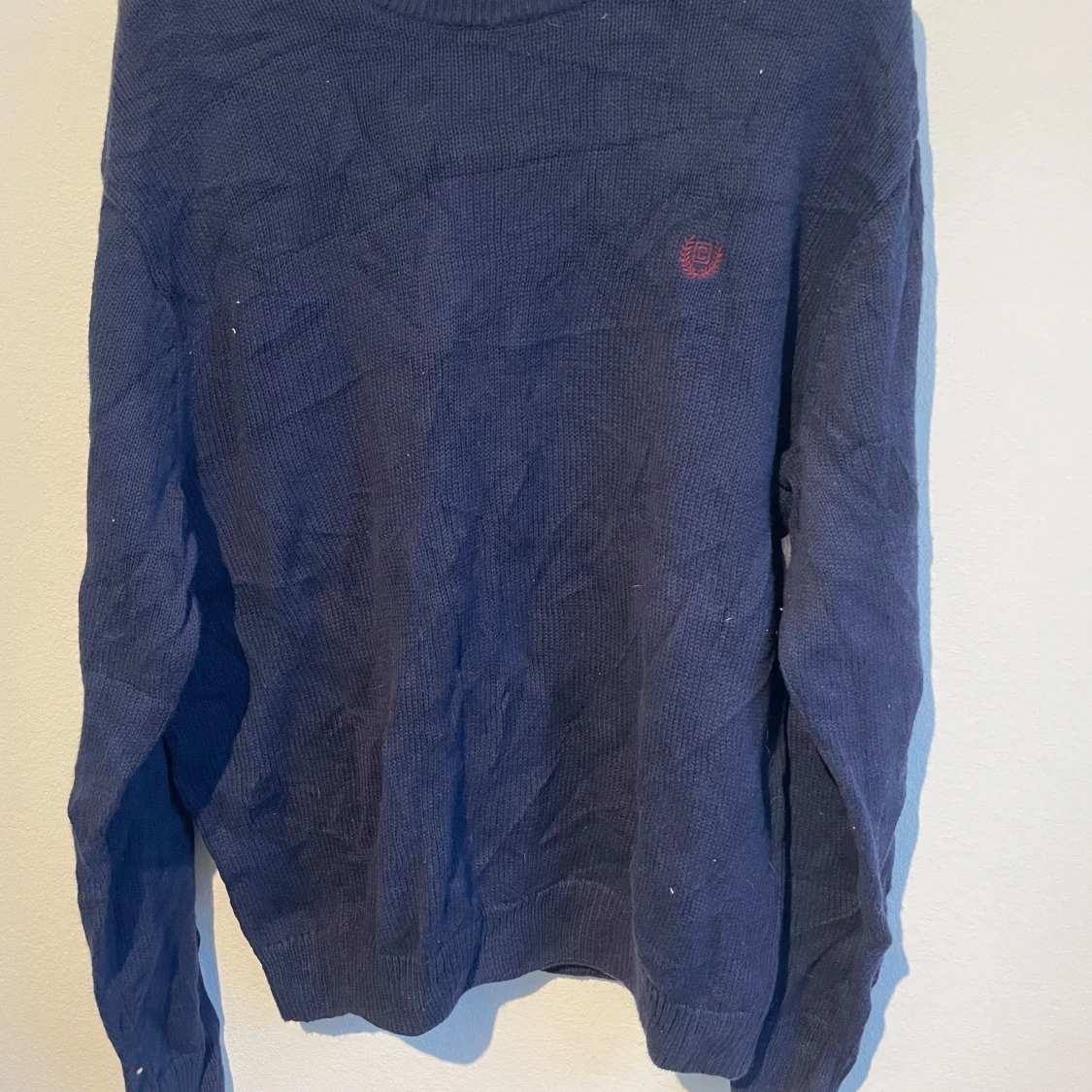 Marinblå stickad tröja