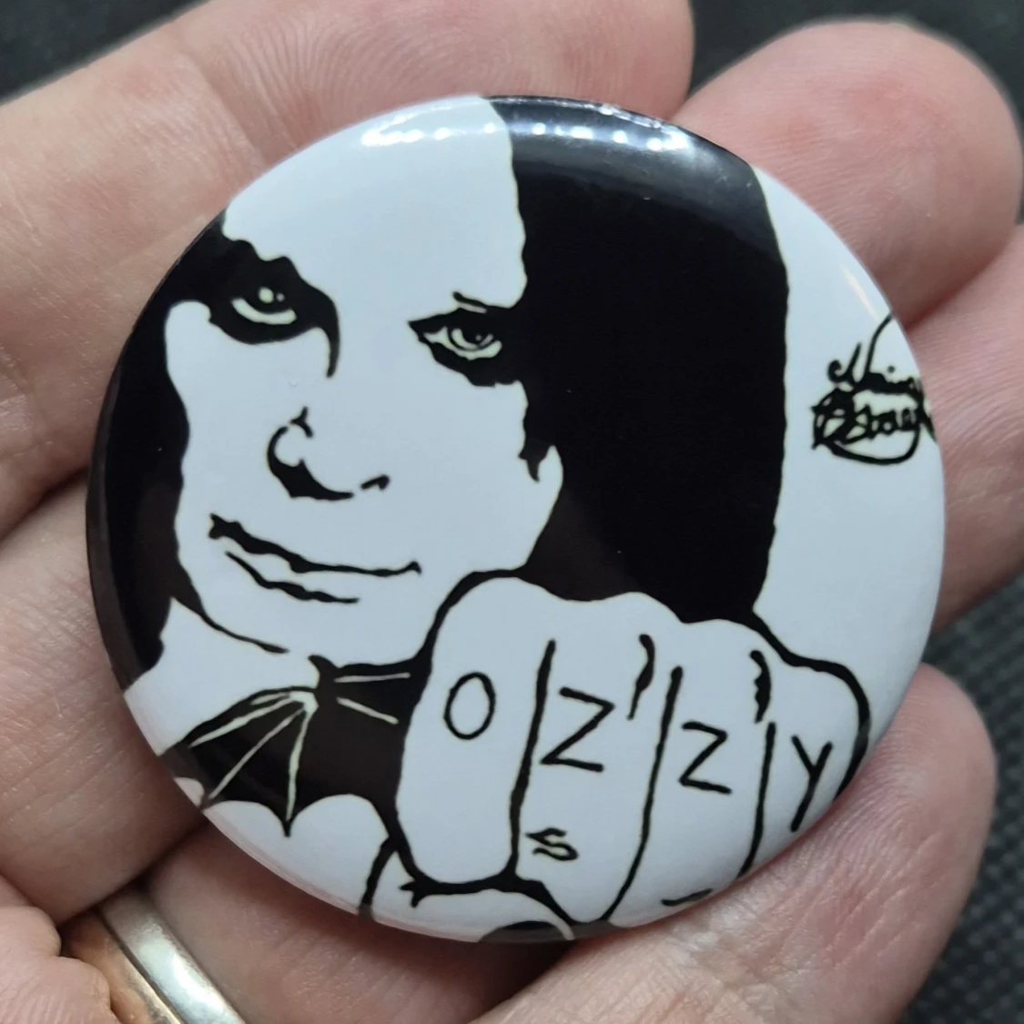 Pin - Ozzy osbourne 
