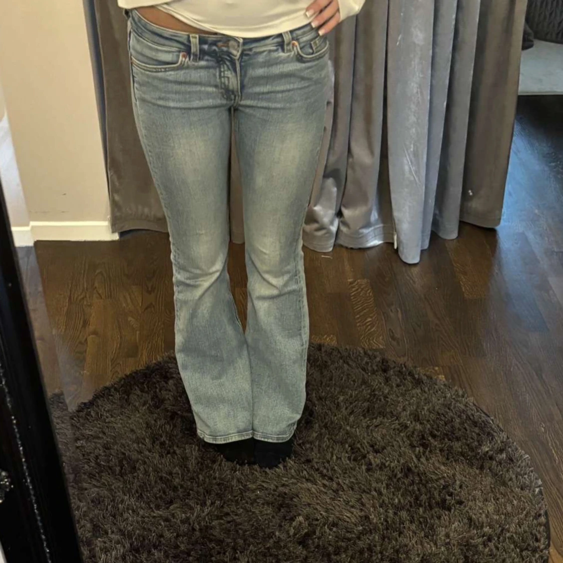 Ljusblå lågmidjade bootcut jeans  - 1