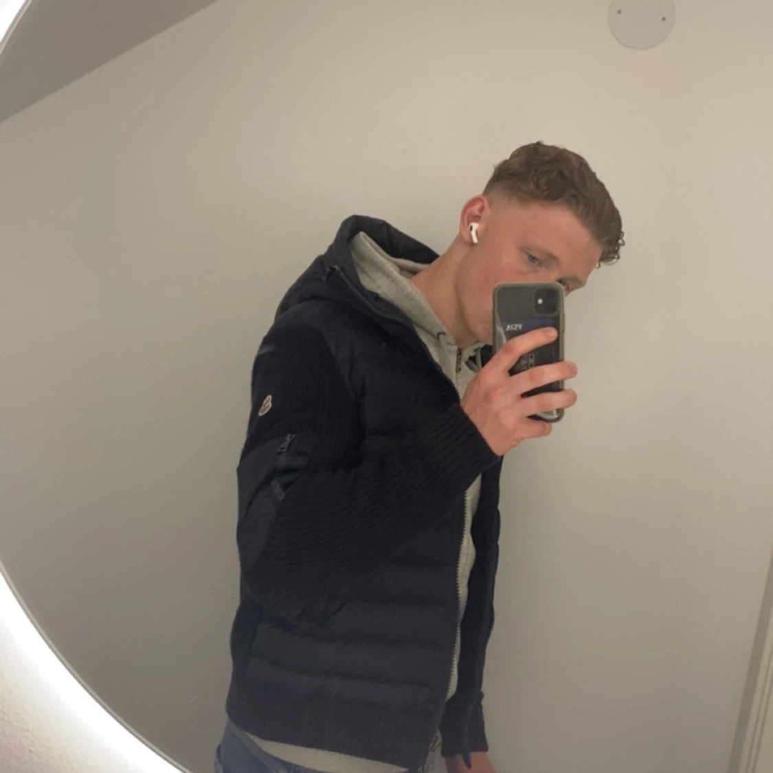 Svart pufferjacka från Moncler - 4