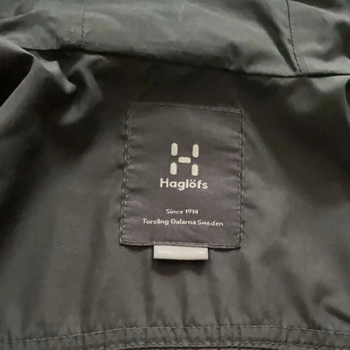 Svart regnjacka från Haglöfs - 4