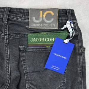 Jacob Cohën ”NICK SLIM” jeans - – Model: NICK SLIM  – Condition: 9,5/10 - like new, with tags and pocket square  – Retail price: 5399 SEK