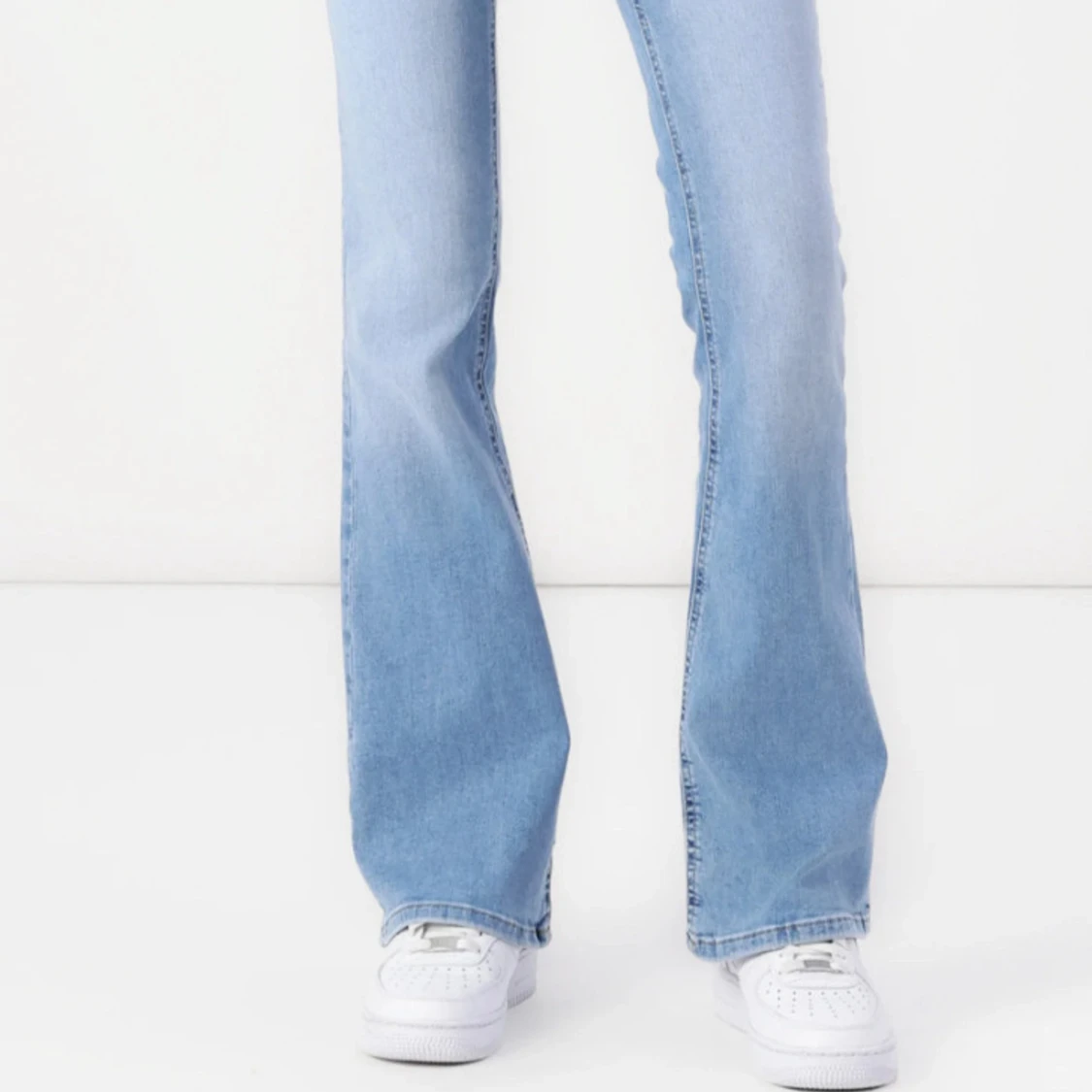 Bootcut lågmidjade - 1