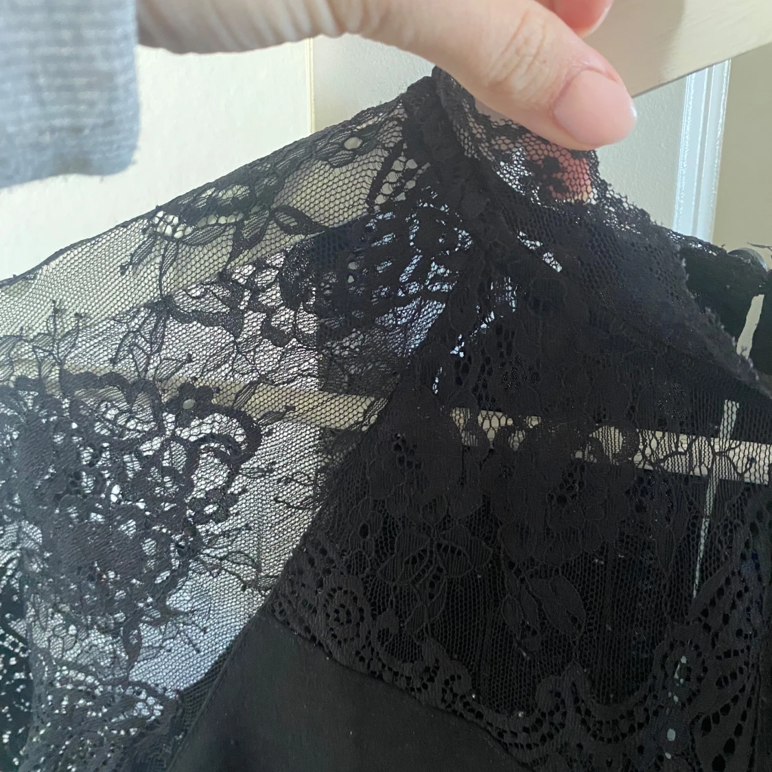 Svart spetsblus från JDY XS - 4