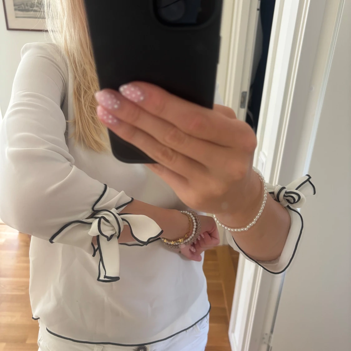 Vit blus med svarta kanter från Zara - 1