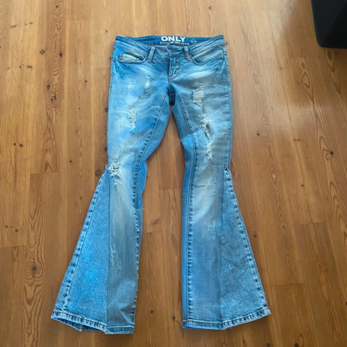 Blå bootcut jeans från ONLY - 1