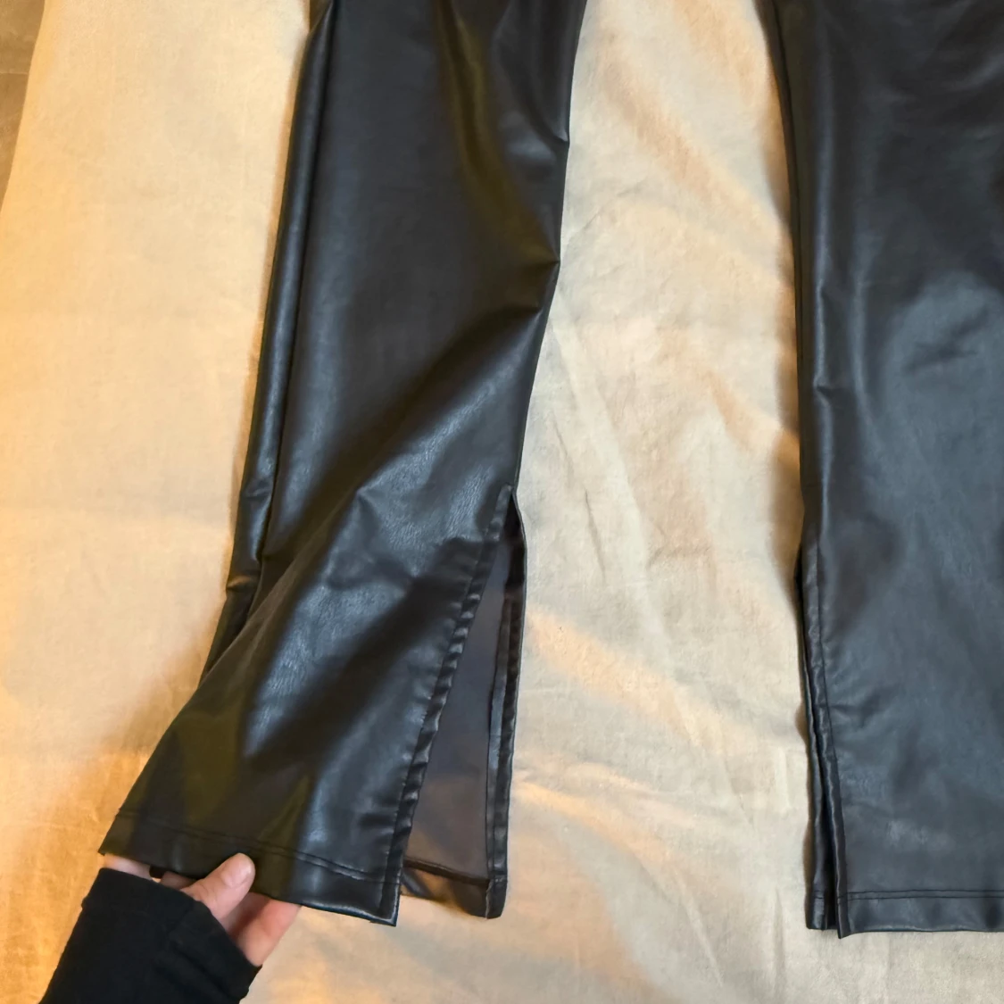 Svarta skinn byxor från Nelly  - 2