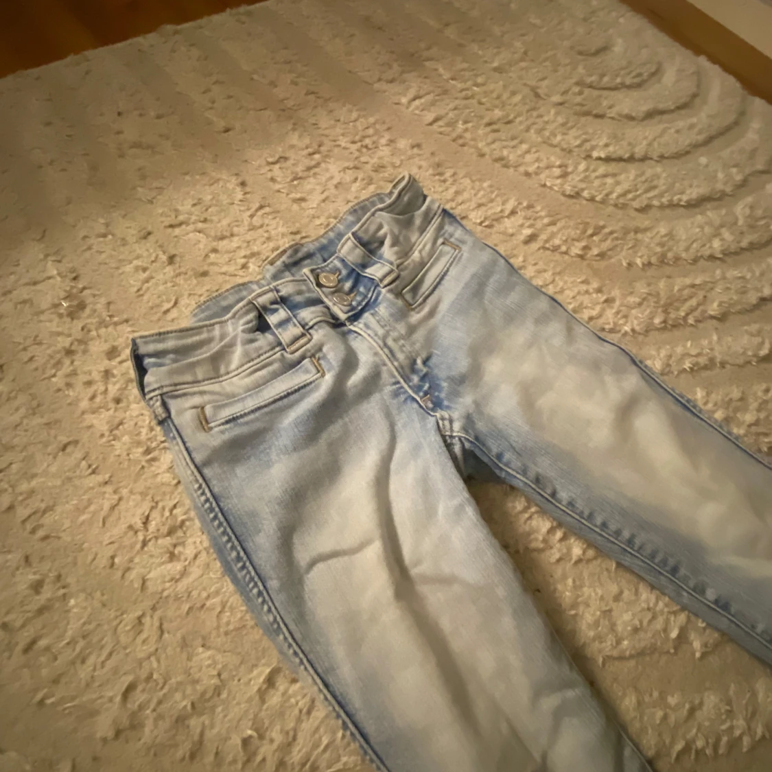 Ljusblå low bootcut jeans  - 1