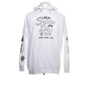 Superdry hoodie  - Superdry hoodie - Vit med detaljer - Storlek: XS - Mycket bra skick - Mitt pris: 449kr - hör av dig vid funderingar 💫
