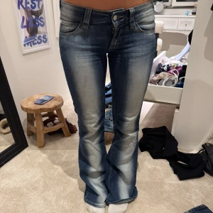 Coola jeans - Assnygga jeans som är helt slutsålda, strlk 27/34 vilket motsvarar Xs