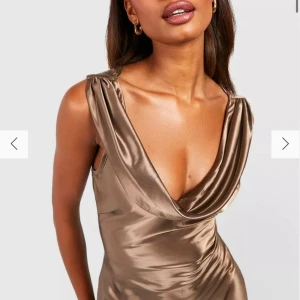 HELT NY klänning!  - Helt ny klänning från Bohoo. Väldigt snygg men passade inte mig tyvärr och missade returdagen. 