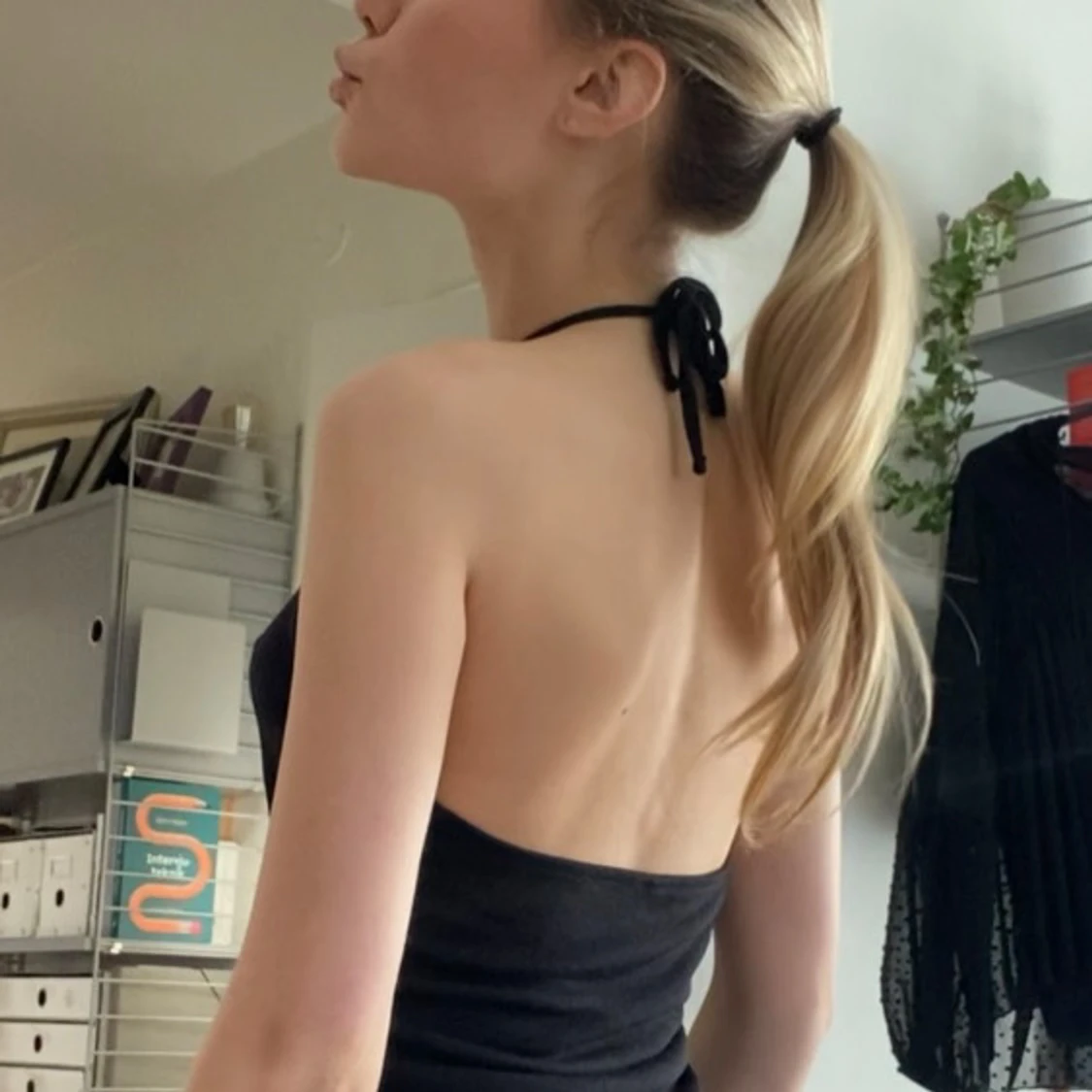 Svart halsterneck klänning - 2