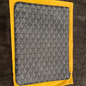 Fodral - Tja! Säljer detta fodralet för 449kr! Men kan gå ner vid snabb affär. Aldrig använd! Mer info i dm!