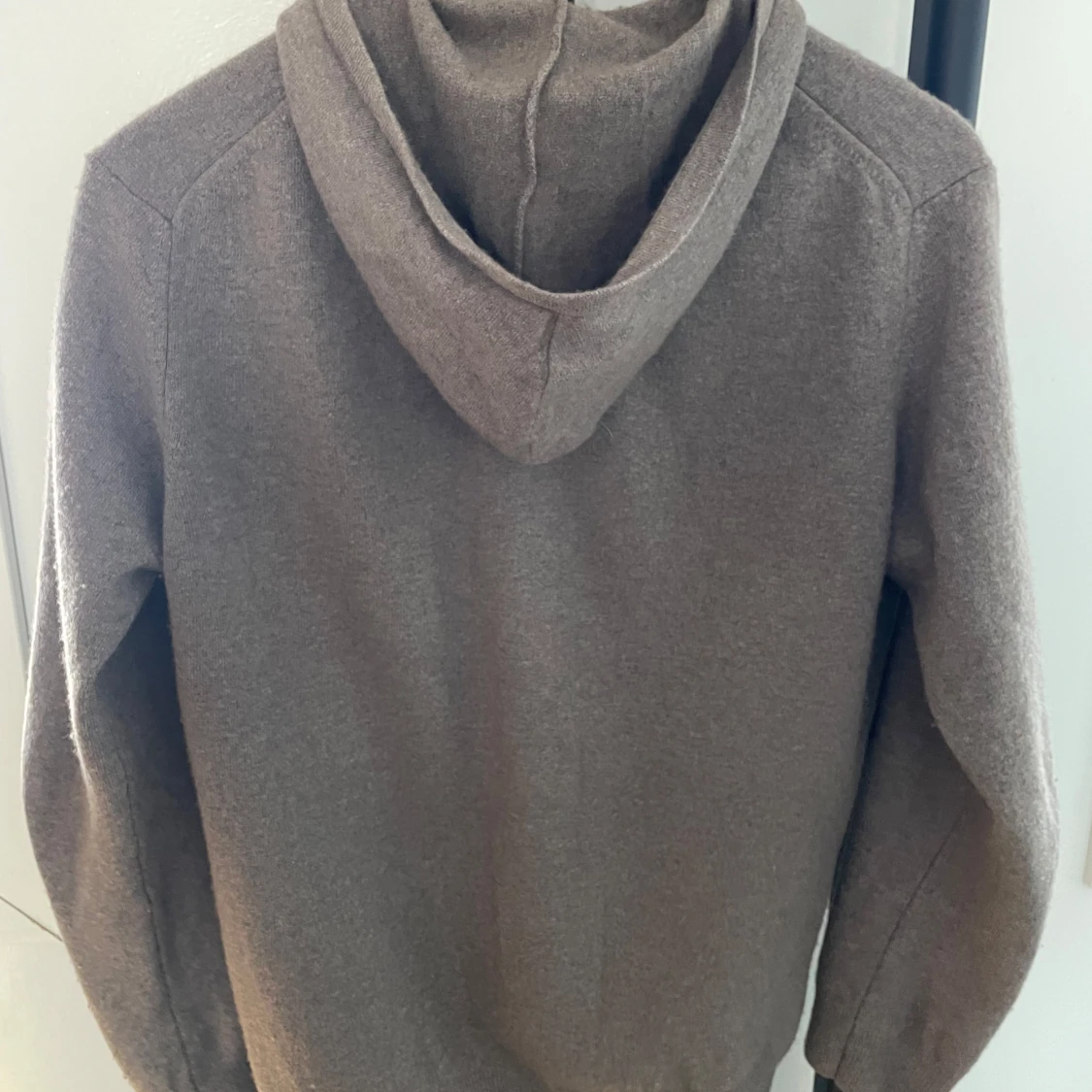 Grå hoodie från Oscar Jacobson - 1