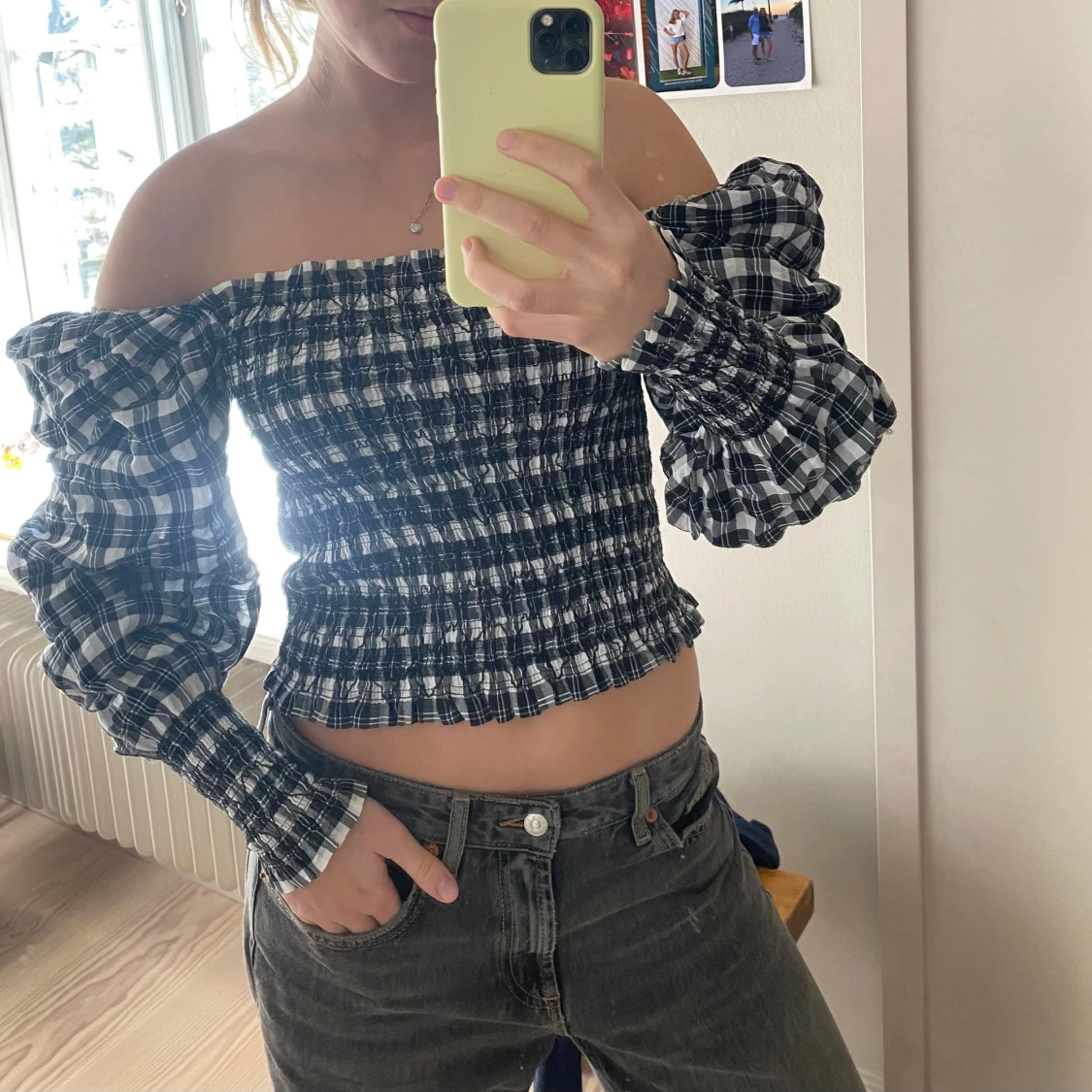 Svartvit rutig offshoulder topp från H&M - 1