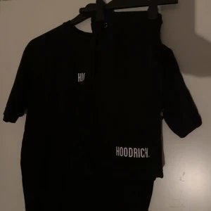 Hoodrich sett - Hoodrich sätt i storlek S perfekt till sommaren o använt max 5 gånger pris kan diskuteras 😁