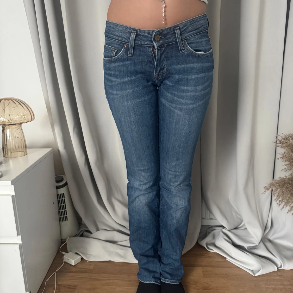 lågmidjade lee jeans
