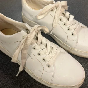 Vita sneakers från Gant - Sneakers från Gant💗