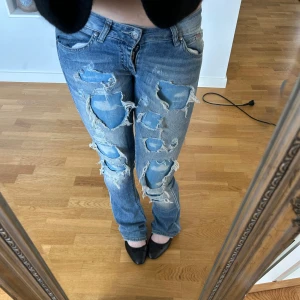 Unika och eftertraktade jeans - Så fina och unika jeans från sexy woman! Säljs inte längre och är i fint skick! 