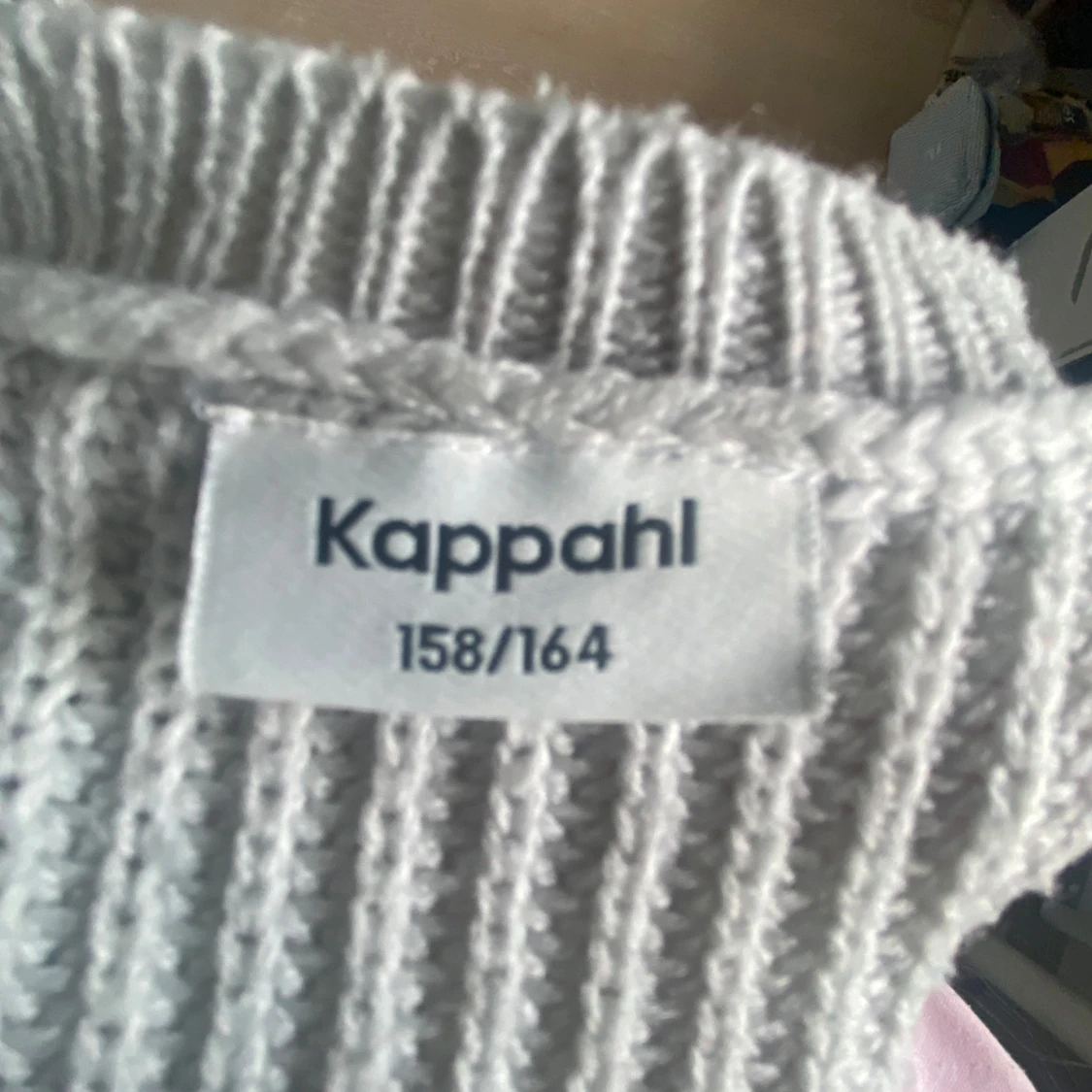 Gråvit randig stickad tröja från Kappahl - 1